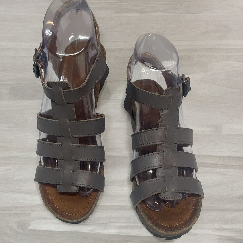 Mark Jenkins grey wedge sandals, size 7/37
